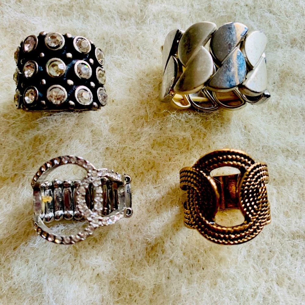 Costume rings